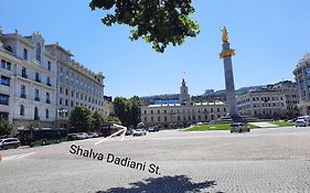 Nataly Apartament-Old Tbilisi Center