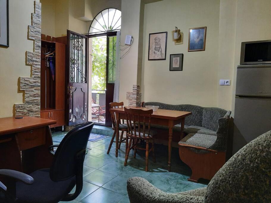 Nataly Apartament-Old Tbilisi Center Экстерьер фото